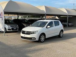 Bianco Usata 2018 Dacia Sandero Essentiel Tre volumi | 5990 € (Buon prezzo)
