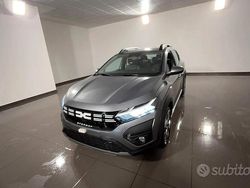 Grigio Nuova 2025 Dacia Sandero Expression Tre volumi | 17.200 € (Buon prezzo)