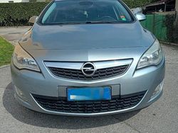 Grigio Usata 2011 Opel Astra Tre volumi | 2500 € (Super prezzo)