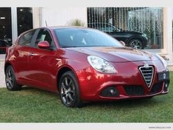 Rosso Usata 2013 Alfa Romeo Giulietta Tre volumi | 7500 € (Buon prezzo)