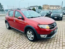 Rosso Usata 2014 Dacia Sandero Tre volumi | 5900 € (Ottimo prezzo)