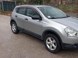 Grigio Usata 2009 Nissan Qashqai SUV | 2000 €