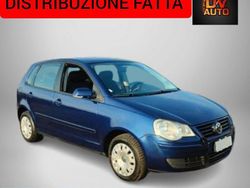 Blu/azzurro Usata 2005 VW Polo Tre volumi | 1999 € (Buon prezzo)