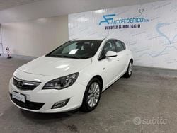 Bianco Usata 2010 Opel Astra Cosmo Tre volumi | 4990 € (Buon prezzo)