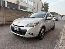 Usata 2009 Renault Clio II Luxe Tre volumi | 3999 € (Cara)