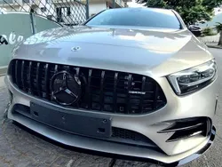 Oro Usata 2019 Mercedes A200 Premium Tre volumi | 26.900 € (Cara)