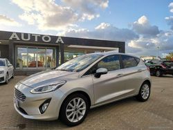 Grigio Usata 2018 Ford Fiesta Titanium Due volumi | 8900 € (Cara)