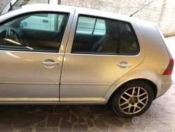 Grigio Usata 2001 VW Golf IV Due volumi | 2300 € (Cara)