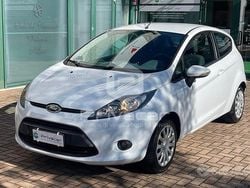 Grigio Usata 2011 Ford Fiesta Titanium Due volumi | 4190 € (Buon prezzo)