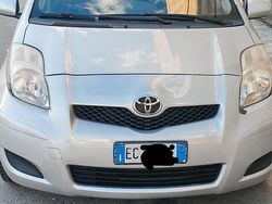 Grigio Usata 2010 Toyota Yaris Due volumi | 2750 €