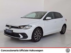 Pure white Usata 2023 VW Polo Life Tre volumi | 17.490 € (Buon prezzo)