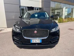 Usata 2020 Jaguar F-Pace Prestige SUV | 30.900 € (Molto cara)