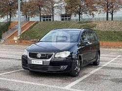 Nero Usata 2008 VW Touran Highline Monovolume | 4380 € (Buon prezzo)
