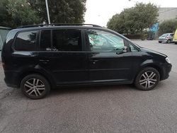 Nero Usata 2008 VW Touran Monovolume | 3500 €