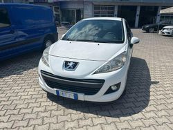 Bianco(met.) Usata 2010 Peugeot 207 Tre volumi | 3200 € (Buon prezzo)