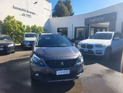 Grigio scuro metallizzato Usata 2018 Peugeot 2008 GT-line SUV | 12.999 € (Buon prezzo)