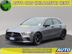 Grigio Usata 2019 Mercedes A180 Tre volumi | 18.470 € (Ottimo prezzo)