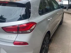 Grigio Usata 2017 Hyundai i30 Tre volumi | 11.500 € (Buon prezzo)