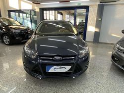 Grigio Usata 2011 Ford Focus Titanium Tre volumi | 2900 € (Buon prezzo)