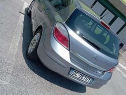 Usata 2006 Opel Astra Club Tre volumi | 1300 € (Ottimo prezzo)