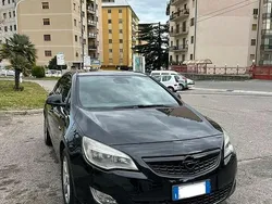 Usata 2010 Opel Astra Tre volumi | 4500 € (Molto cara)