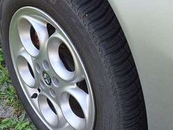 Argento Usata 2005 Alfa Romeo 147 Distinctive Due volumi | 2990 € (Buon prezzo)