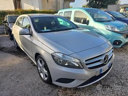 Grigio Usata 2014 Mercedes A180 Tre volumi | 7500 € (Super prezzo)