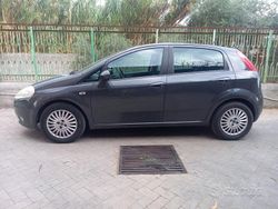 Usata 2009 Fiat Punto Due volumi | 3900 € (Molto cara)