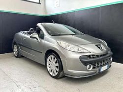 Usata 2007 Peugeot 207 CC Cabrio | 3190 € (Buon prezzo)