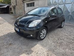 Nero Usata 2011 Toyota Yaris Due volumi | 4400 € (Ottimo prezzo)