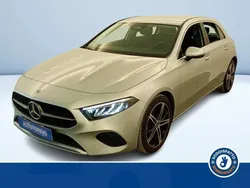 Argento metallizzato Usata 2024 Mercedes A180 Advanced Plus Tre volumi | 32.700 € (Buon prezzo)