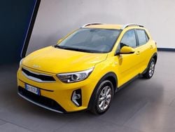 Giallo Usata 2022 Kia Stonic Urban SUV | 13.900 € (Buon prezzo)