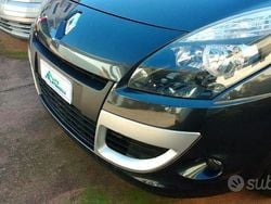 Nero Usata 2011 Renault Scénic III Luxe Monovolume | 8300 € (Molto cara)
