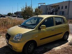 Usata 2005 Kia Picanto Due volumi | 2500 €