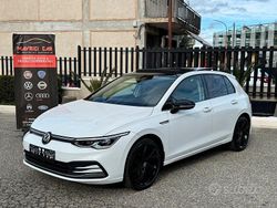 Bianco Usata 2020 VW Golf Style Tre volumi | 24.900 € (Molto cara)