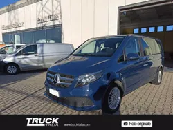 Blu Usata 2023 Mercedes V220 Executive Monovolume | 52.460 € (Molto cara)