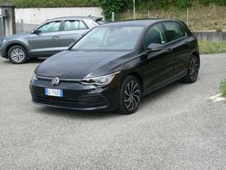 Nero Usata 2022 VW Golf VIII Life Tre volumi | 20.450 € (Ottimo prezzo)