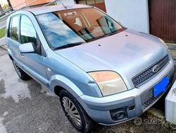 Usata 2007 Ford Fusion Tre volumi | 2100 € (Cara)