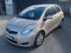 Beige Usata 2010 Toyota Yaris Sol Tre volumi | 5490 € (Buon prezzo)