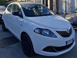 Nero Usata 2022 Lancia Ypsilon Gold Due volumi | 9900 € (Super prezzo)
