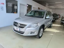 Grigio(met.) Usata 2008 VW Tiguan Trendline SUV | 7990 € (Molto cara)
