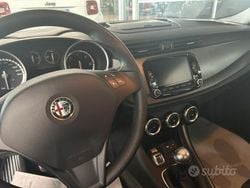Usata 2015 Alfa Romeo Giulietta Due volumi | 11.500 € (Molto cara)