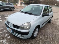 Argento Usata 2004 Renault Clio II Tre volumi | 2200 € (Buon prezzo)