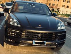 Grigio Usata 2019 Porsche Cayenne SUV | 63.000 € (Molto cara)