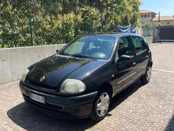 Usata 1999 Renault Clio II Tre volumi | 1270 € (Buon prezzo)