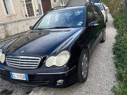 Nero Usata 2004 Mercedes C200 Tre volumi | 1500 €