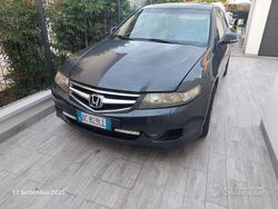 Nero Usata 2007 Honda Accord Tre volumi | 4900 €