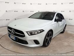 Bianco Usata 2021 Mercedes A200 Night Tre volumi | 26.500 € (Buon prezzo)