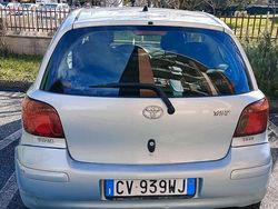 Blu Usata 2005 Toyota Yaris Tre volumi | 2250 €