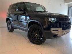 Santorini black Nuova 2025 Land Rover Defender S SUV | 75.000 €